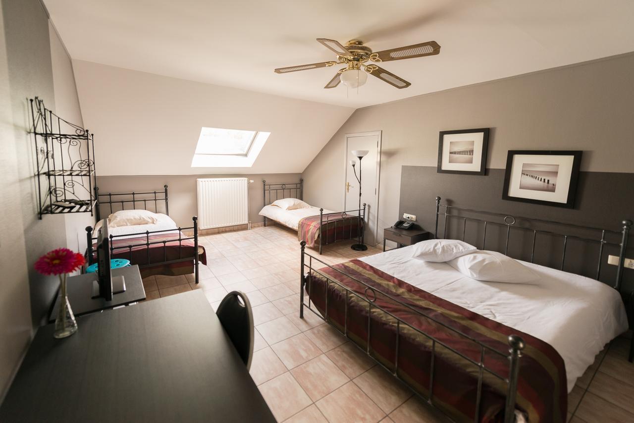 Auberge De La Lesse Celles  Esterno foto