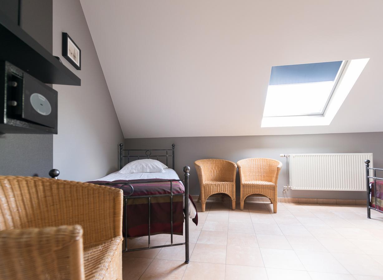 Auberge De La Lesse Celles  Esterno foto