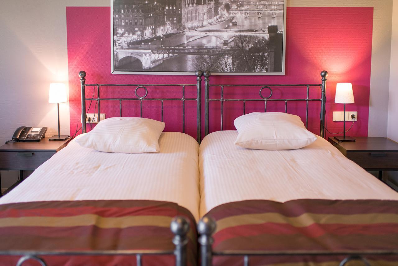 Auberge De La Lesse Celles  Esterno foto