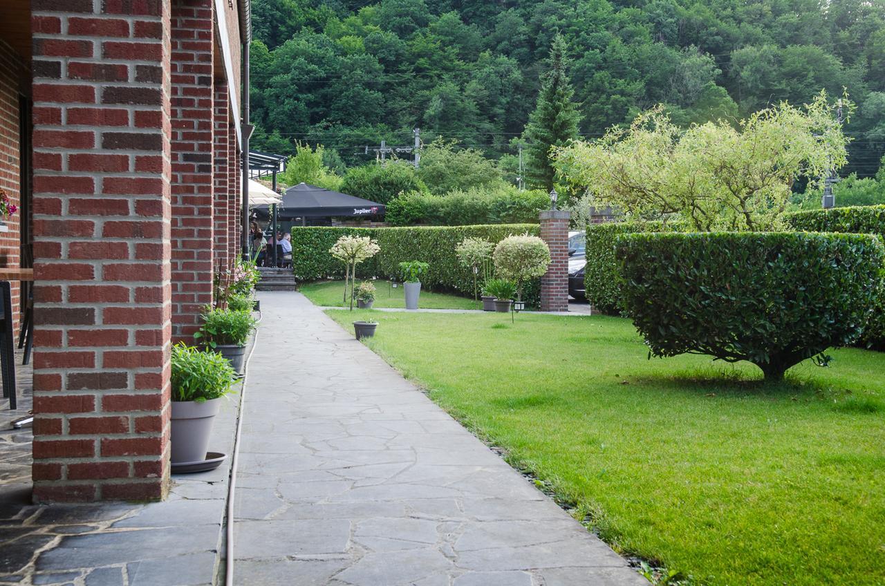 Auberge De La Lesse Celles  Esterno foto