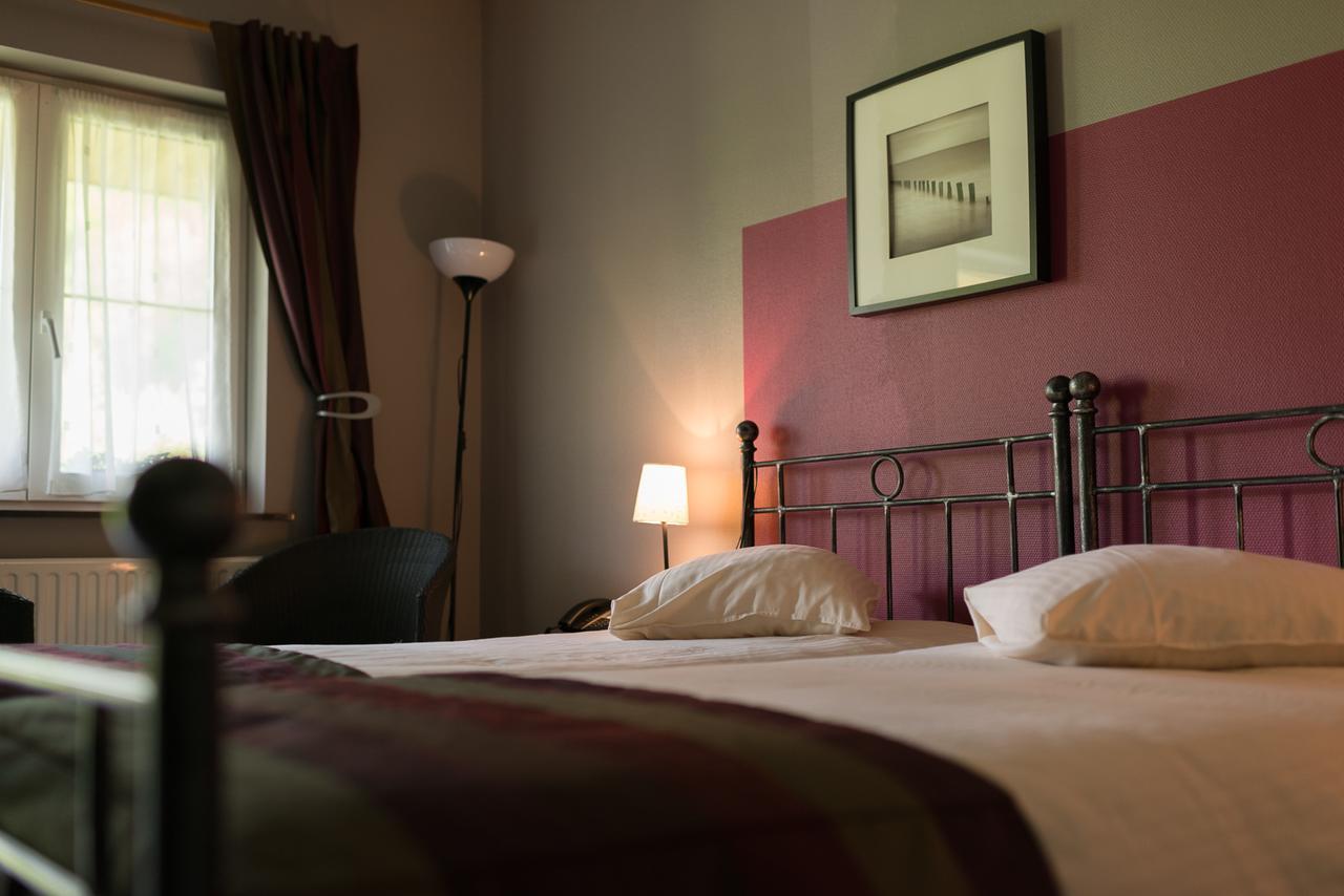 Auberge De La Lesse Celles  Esterno foto