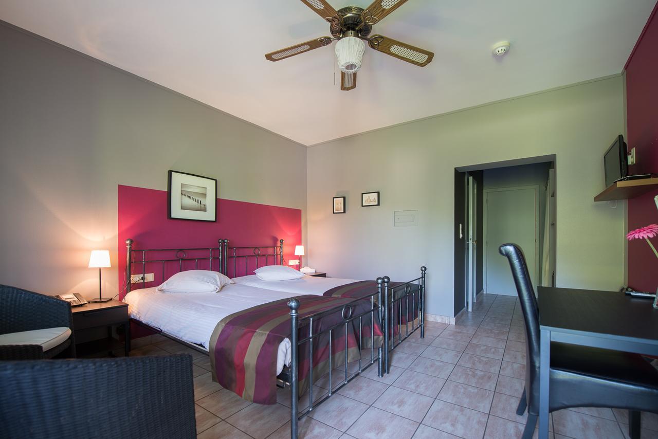 Auberge De La Lesse Celles  Esterno foto