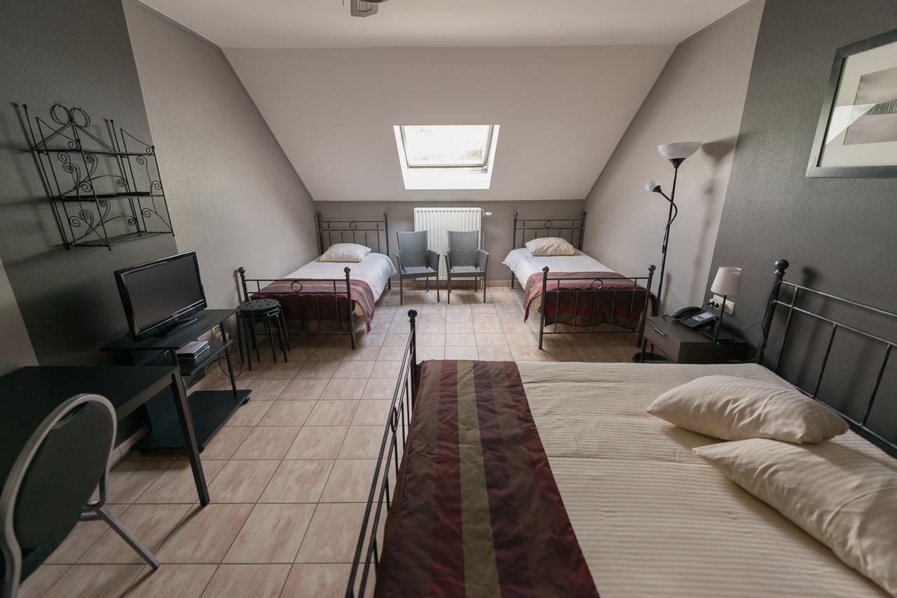 Auberge De La Lesse Celles  Esterno foto