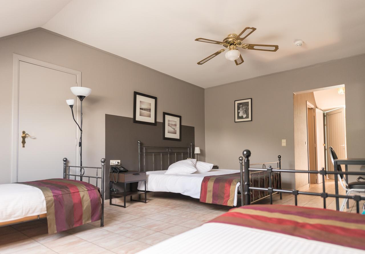 Auberge De La Lesse Celles  Esterno foto